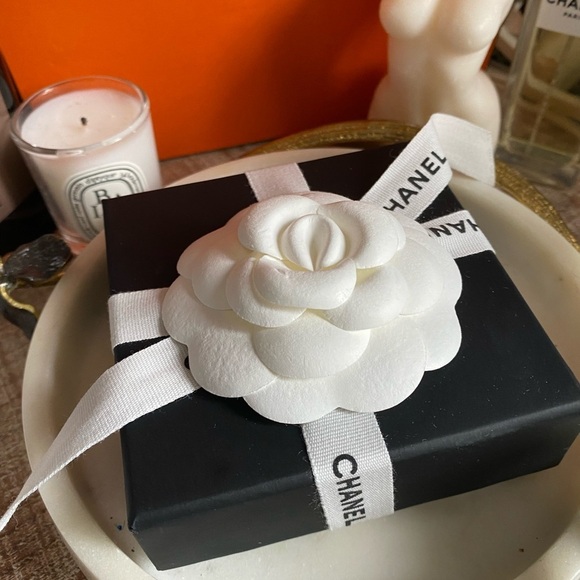 NWT Chanel Brooch gold tone with crystals - Picture 14 of 16